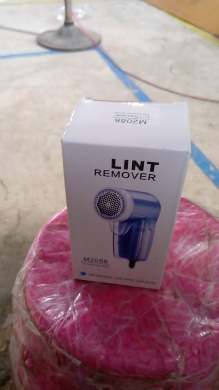 Creative Lint Remover – Removes Lint from Woolens, Sweaters & Blankets (1 Pc)