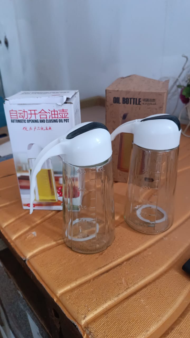 Kitchen Glass Oil Bottle Dispenser Automatic Opening Bottles 630 ML