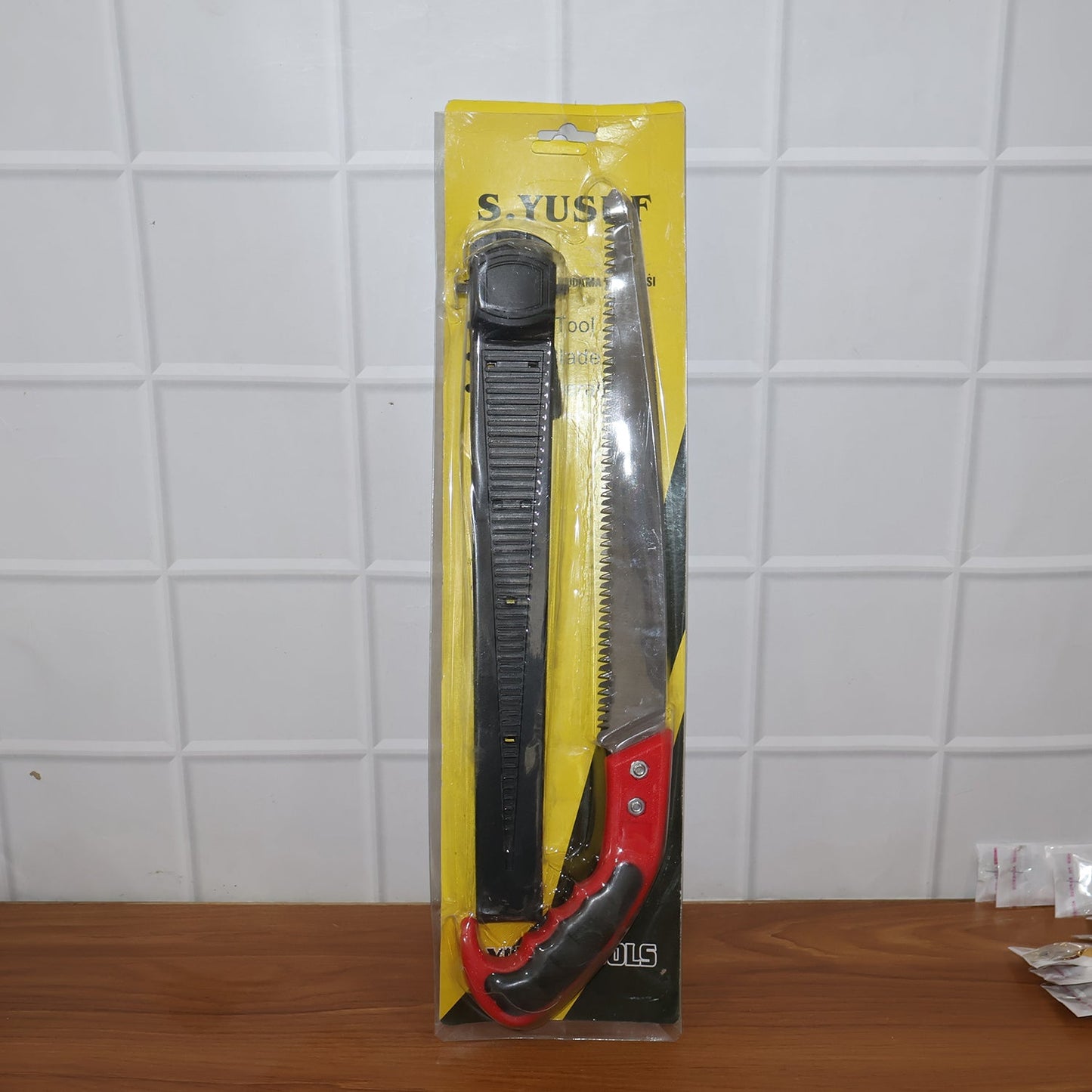 Professional pruning saw for backyard and orchard