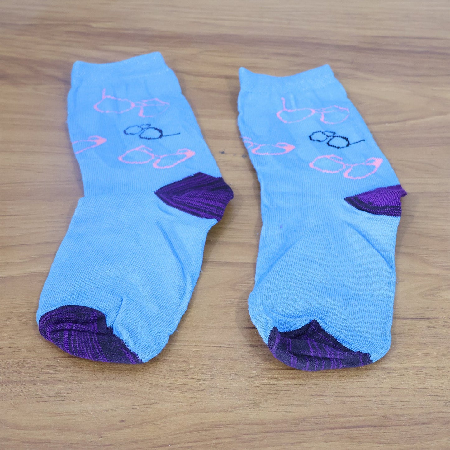 Premium Soft Light Socks (1 Pair / Medium)