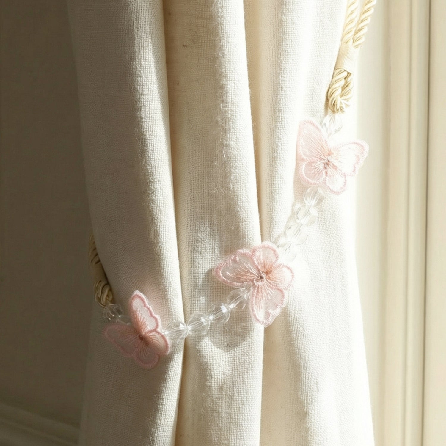 Premium beaded curtain strap