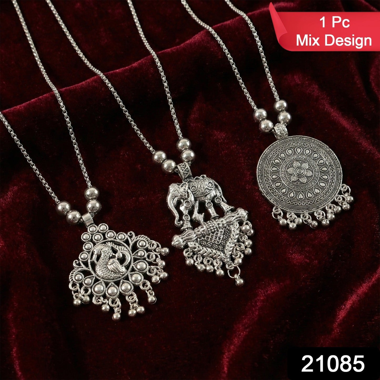 Traditional pendant necklace 
