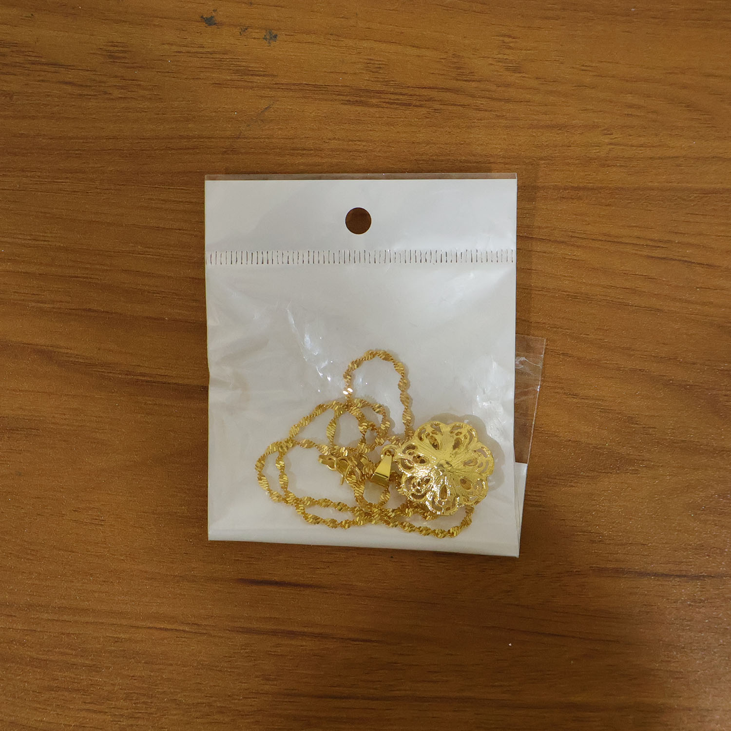 Trendy floral jewelry necklace