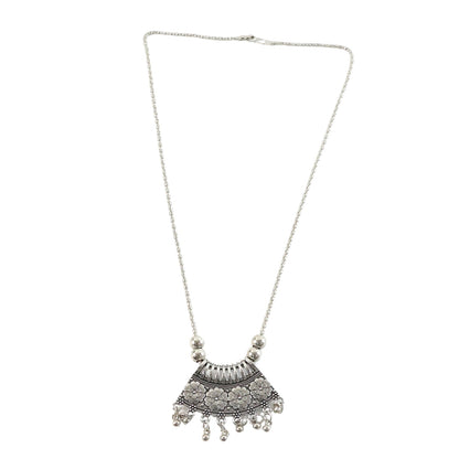 Traditional chandelier pendant        
